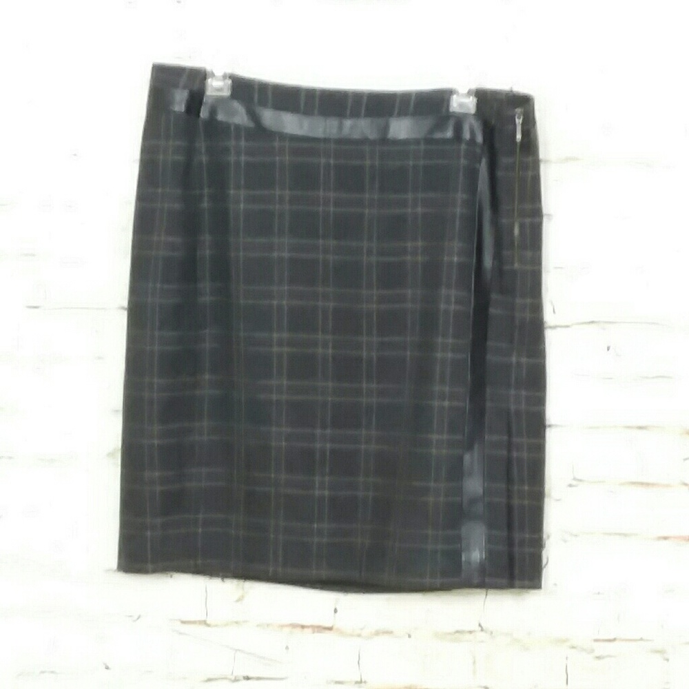 Reitmans plaid skirt